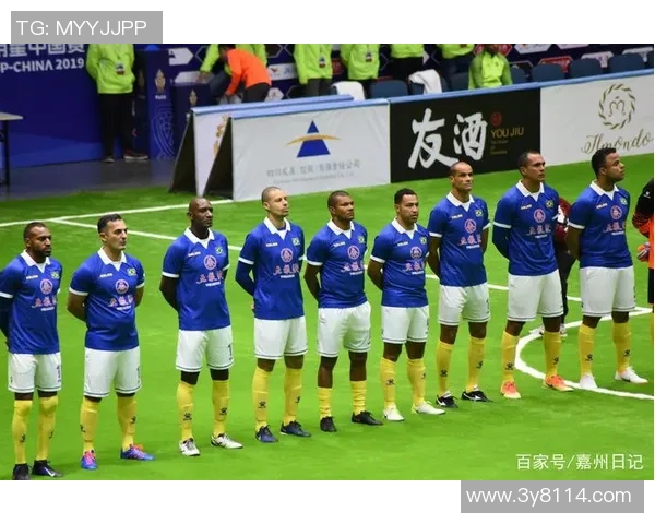 四大足球传奇同聚一堂巴乔晒与大罗马尔蒂尼菲戈合影